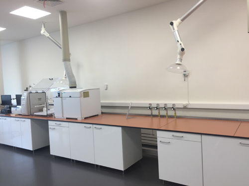 全木實(shí)驗(yàn)臺(tái)